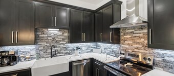 Roo's Hideaway, New Luxury 3BR/2BA Close to Round Top, Lake Somerville & A&M!