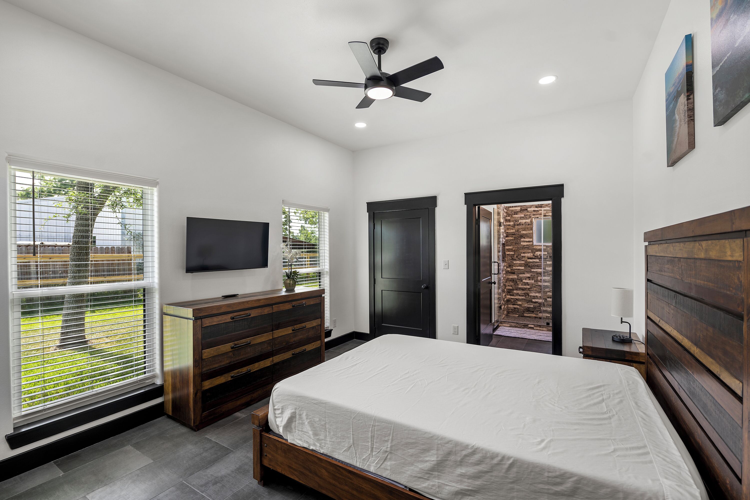 3 多间卧室、WiFi、床单