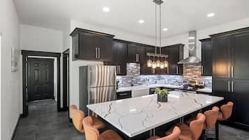 微波炉、烤箱、炉灶、洗碗机