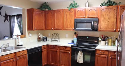 Golfers Delight: 3-bedroom home outside of Charleston