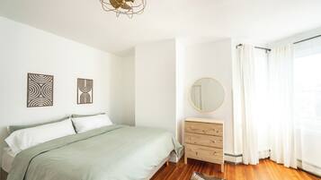 2 bedrooms, iron/ironing board, WiFi, bed sheets