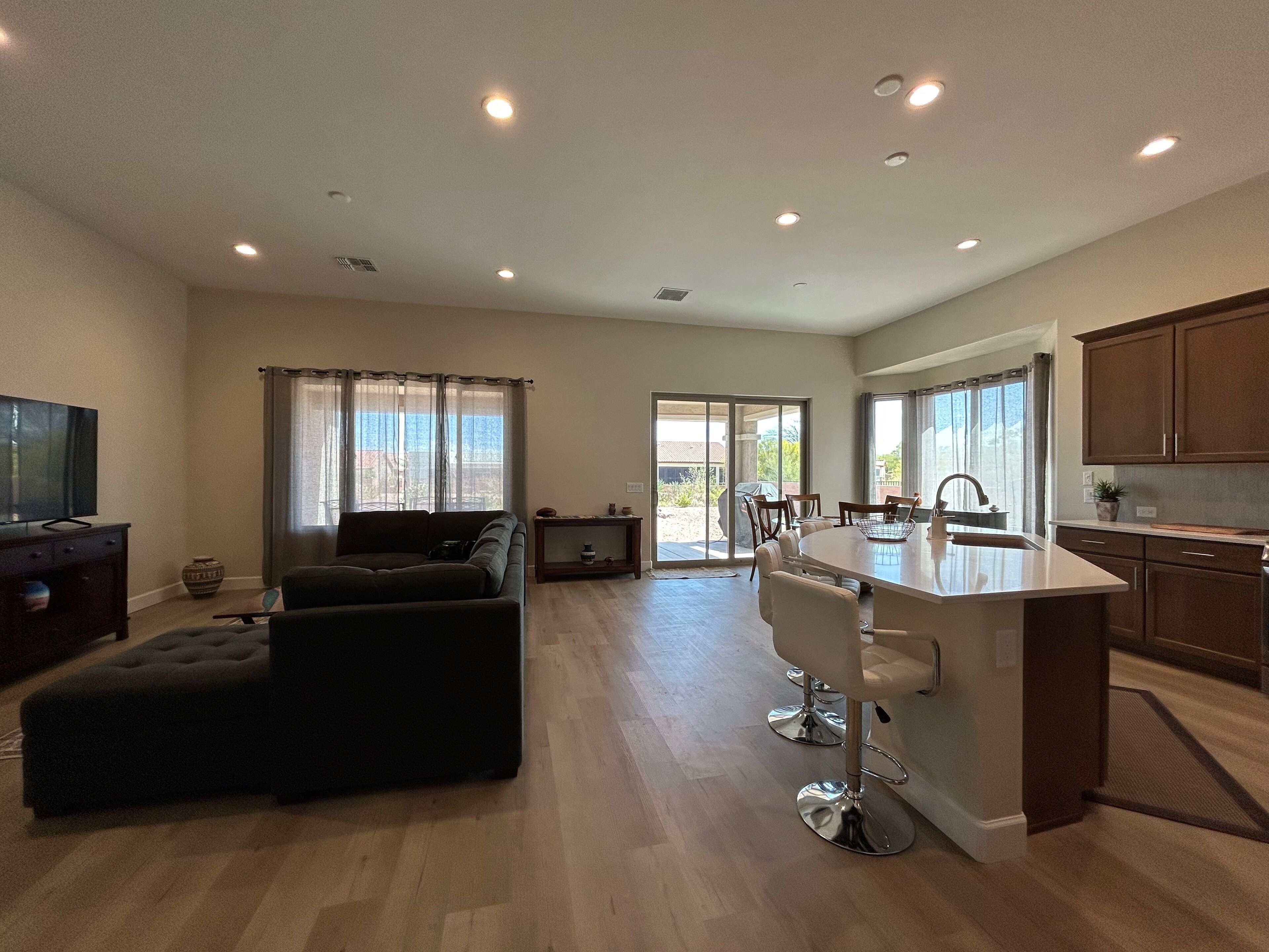 Smart TV, table tennis