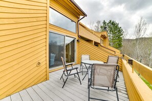 Outdoor dining - Trout Creek Resort Condo - 1 Mi to Nubs Nob! (Harbor Springs)