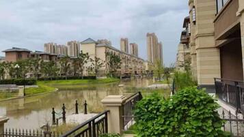 المنشأة من الخارج