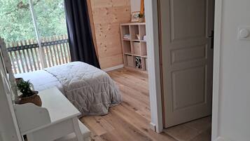 5 slaapkamers, reisbedje, wifi, beddengoed