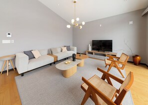 Luxury Chalet | Living area - Mori Casa (Kutchan)