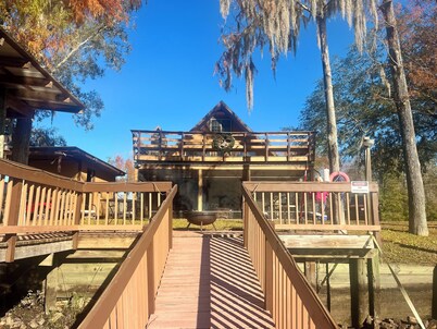 Charming 3-bedroom home that sits on the water of the St Mary’s River.