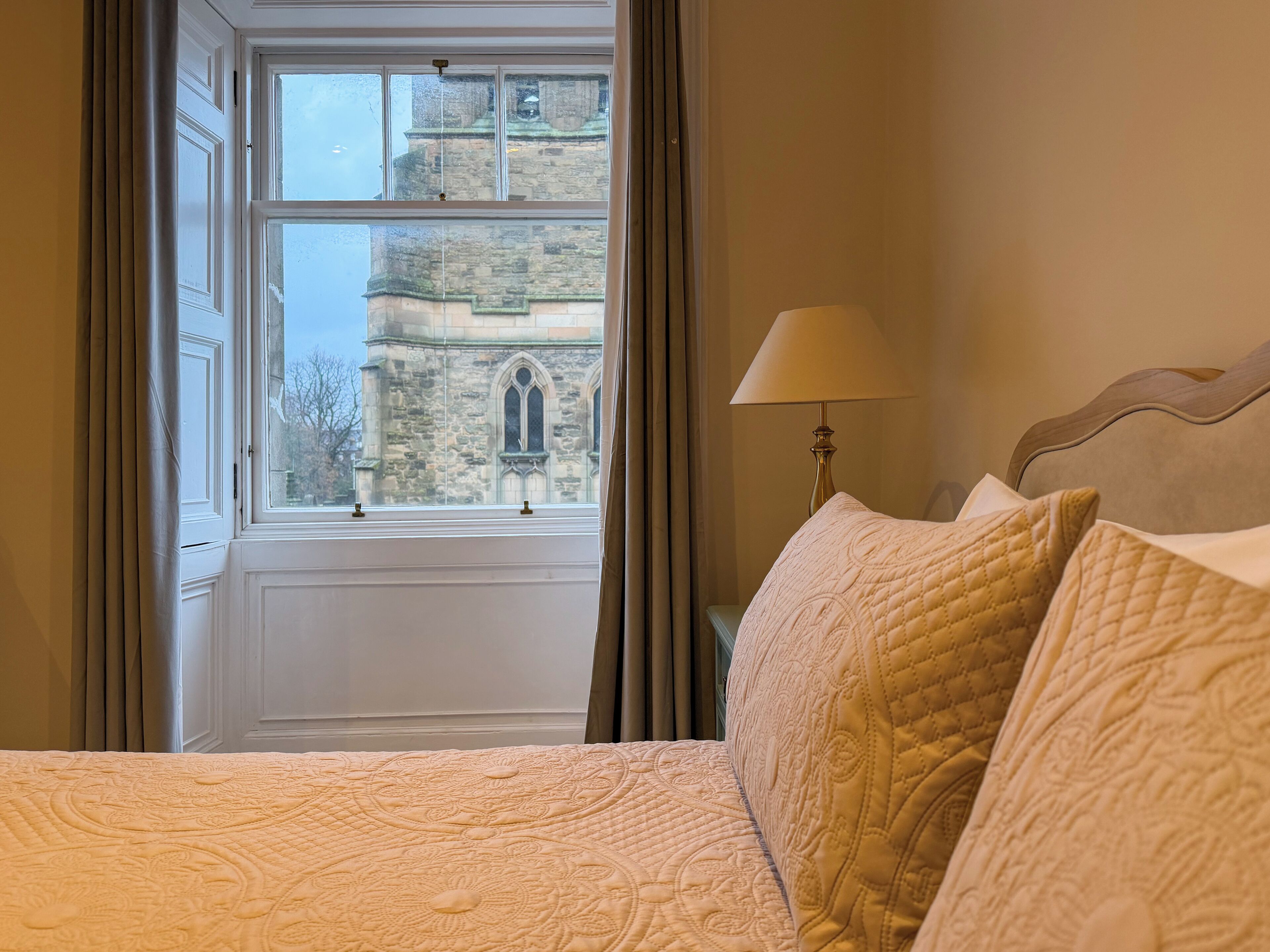 2 chambres, bureau, fer et planche à repasser, Wi-Fi gratuit