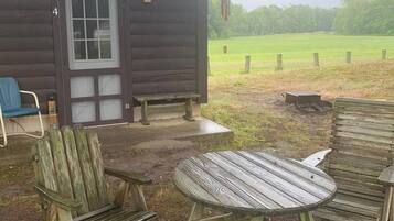 1 bedroom, laptop workspace