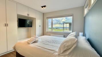 2 chambres, fer et planche à repasser, Wi-Fi gratuit, draps fournis