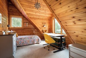 4 Schlafzimmer, Schreibtisch, Bügeleisen/Bügelbrett, Reisekinderbett