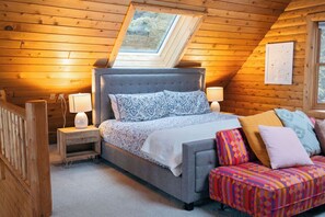 4 chambres, bureau, fer et planche à repasser, lit parapluie