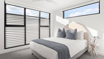 5 bedrooms, iron/ironing board, free WiFi, bed sheets