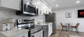Luxury 2BR/2BTH Suite | 5 Mins to The Falls | Stylish & Spacious | Sleeps 5