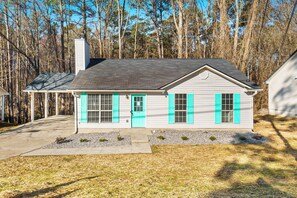 Exterior - Sexy Bungalow with WiFi in Atlanta (Atlanta)