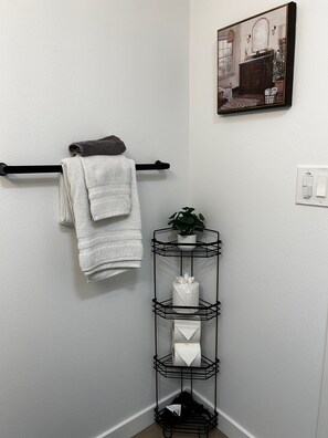 Interior - Studio near Downtown, Airport, Stadium, light rail, train (Seattle)