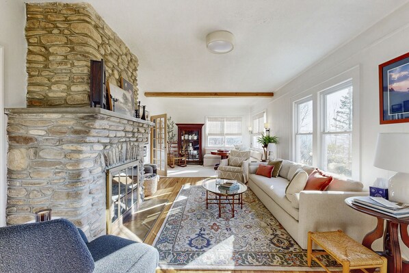 TV, videogiochi, lettore DVD, videoteca