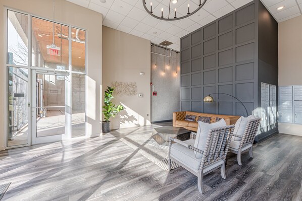 Interior - PARKside.101 Retreat: Stylish 2-Bedroom + 2-Bath Condo in Atlanta - Old 4th Ward (Atlanta)