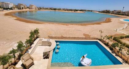 Lake view Spacious 5-bedroom villa in peaceful El Gouna - Hurghada, heated pool
