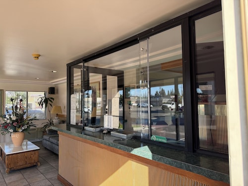 フィエスタ イン ベル ガーデンズ ロサンゼルス