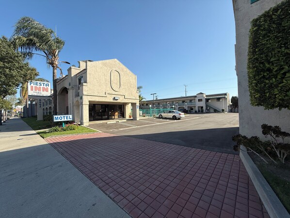 Front of property - Fiesta Inn- Bell Gardens/ Los Angeles (Bell Gardens)
