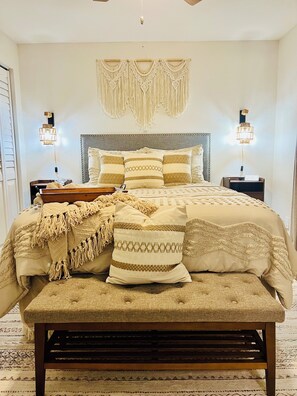 2 多间卧室、熨斗/熨衣板、WiFi、床单