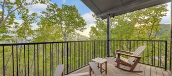 New/Theater/Indoor pool/Hot tub/Fire pit/Arcades/View