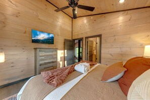 5 bedrooms, iron/ironing board, free WiFi, bed sheets