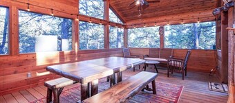 Mountain Lodge with sauna-350acres. 5 minutes from fishing, kayaking, boating