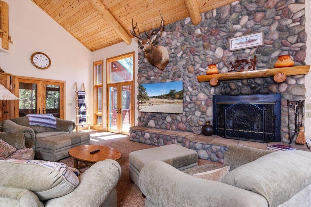 Smart TV, fireplace, video games