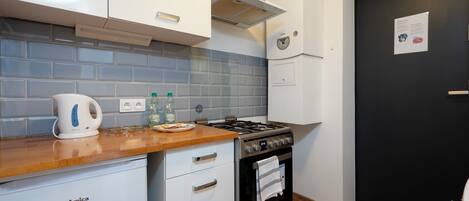 Kühlschrank, Ofen, Herdplatte