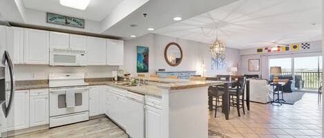 ثلاجة، ميكروويف، فرن، موقد طهي مسطح