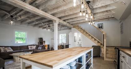 Ultra Private Oceanfront Cottage with Sunset Views