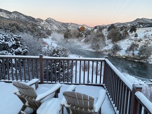 Property grounds - Private River Retreat- Fly Fishing/Rafting/Relaxing 10 min. from downtown Salida (Salida)