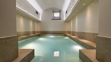Innenpool, beheizter Pool
