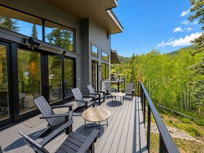 Terrace/patio - Luxury Townhome across from Slopes at Purgatory with Mountain Views (Durango)