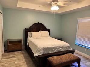 2 bedrooms, iron/ironing board, WiFi, bed sheets