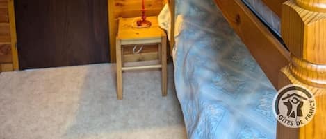 2 bedrooms, iron/ironing board, free WiFi