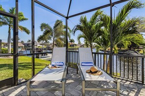 Terrace/patio - Intersecting Canal Views, Gulf Access, Pool with Spa - Ladyfish Landing - Roelens Vacations (Cape Coral)