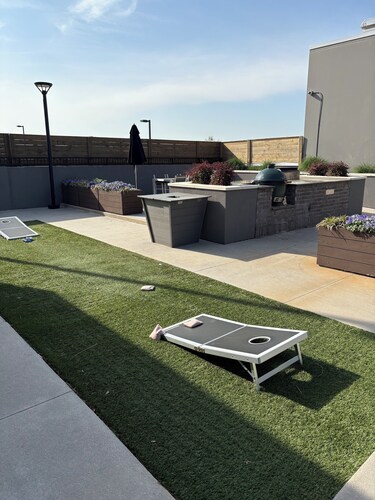 Cozy Luxury Unit Convenient location