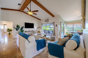 TV connectée, baby-foot, table de tennis de table, livres