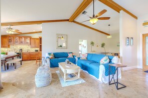 Smart-TV, Tischfußball, Tischtennisplatte, Bücher