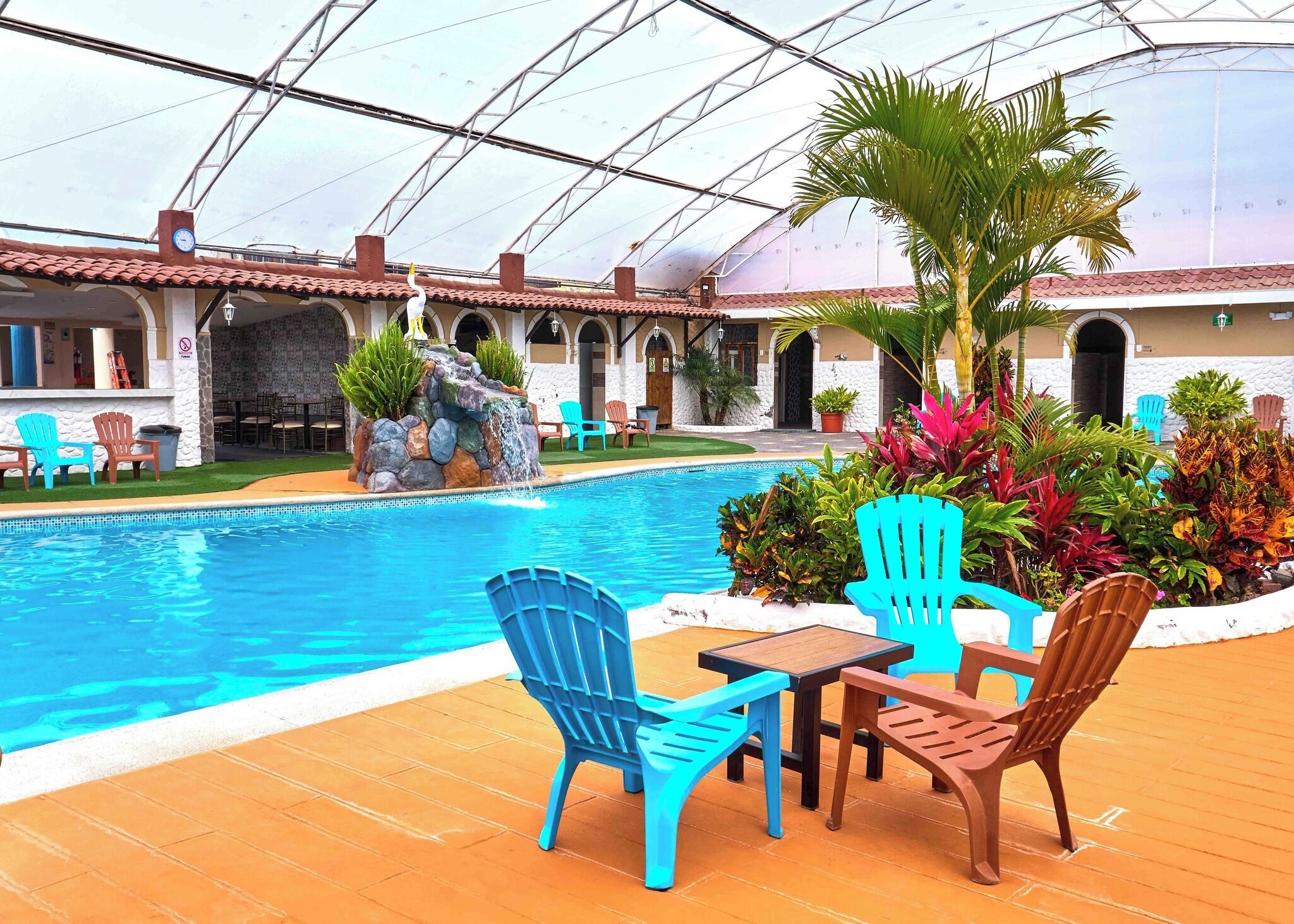 4 innendørsbassenger