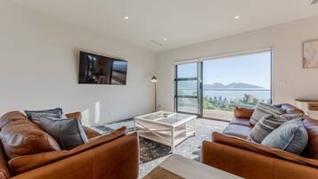 Télévision, baby-foot