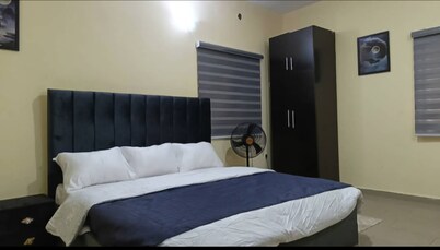 Chic 2-bedroom apartment with AC, WiFi in amazing Abuja