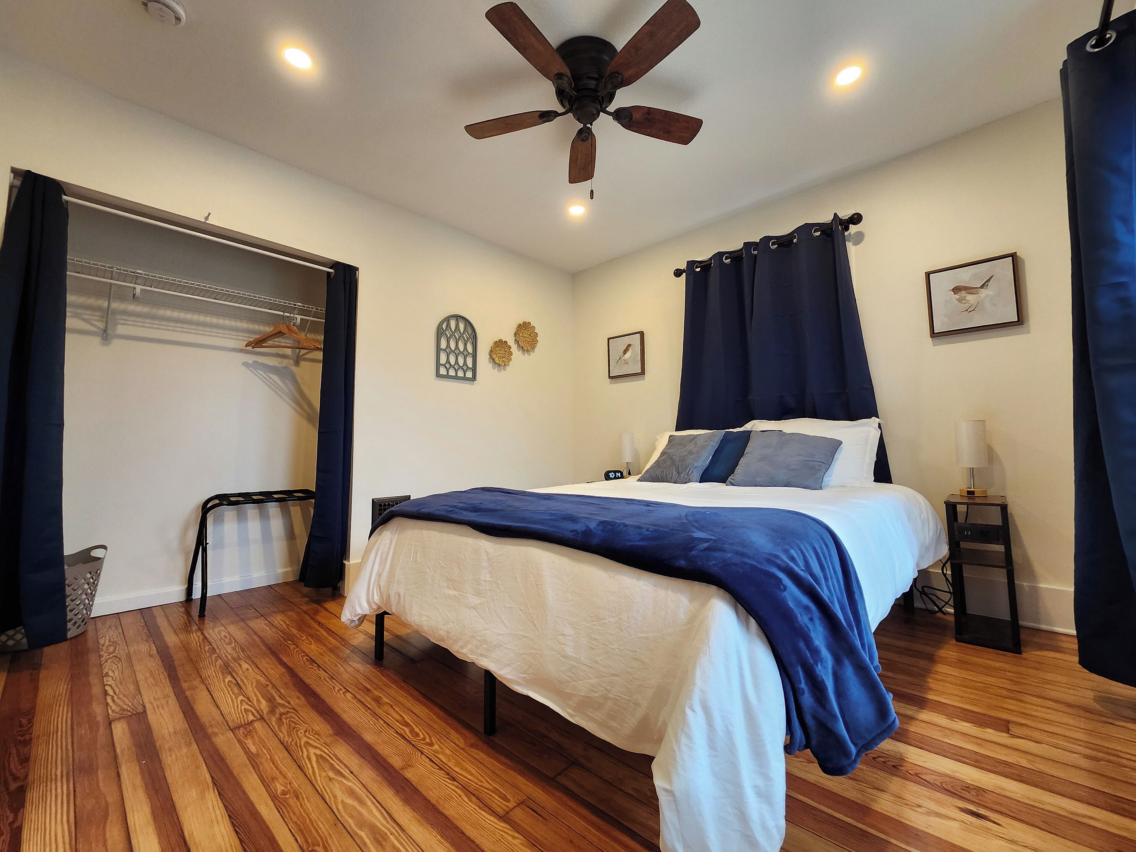 4 habitaciones, tabla de planchar con plancha, wifi y ropa de cama 