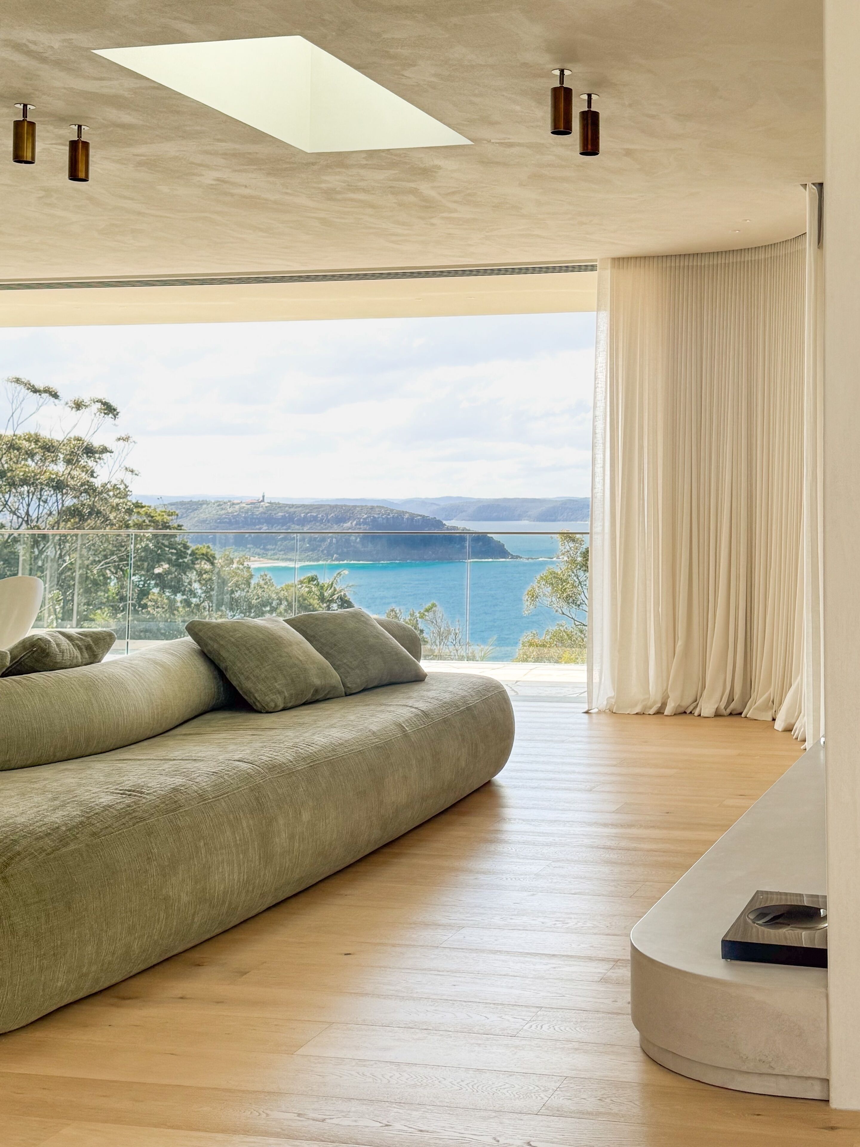 Luxury Sun-drenched Palm Beach Resort Style Living With All The Modern Amenities - Sydney