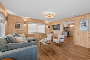 Smart TV, books - The Annex - Beachside Retreat Steps to the Sand (Ocean City)