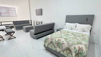 2 bedrooms, iron/ironing board, free WiFi