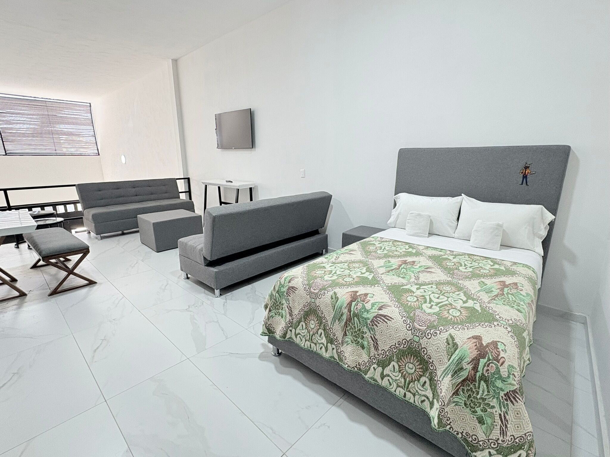 2 bedrooms, iron/ironing board, free WiFi